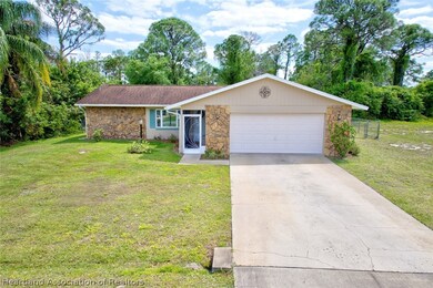 237 Silver Ave, Lake Placid, FL 33852 - photo 3