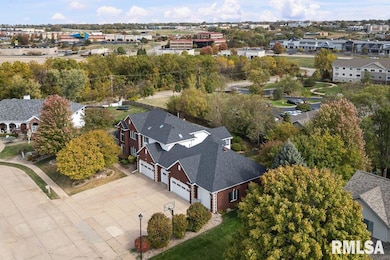 2924 E 45th Ct, Davenport, IA 52807 - photo 3