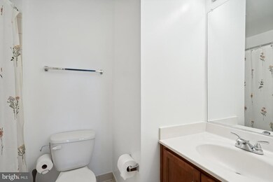 15693 John Diskin Cir, Woodbridge, VA 22191 - photo 6