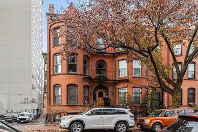 203 Saint Botolph St unit 2, Boston, MA 02115 - photo 2