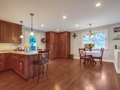 43 Cottage St, Gardiner, ME 04345 - photo 4