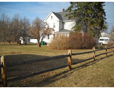 565 Lafleur Dr, Chicopee, MA 01013 - photo 4