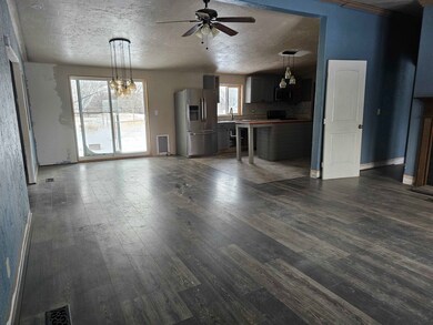 704 S 9th St, Basin, WY 82410 - photo 5