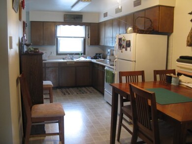 295/299 Park St, Oregon, WI 53575 - photo 4