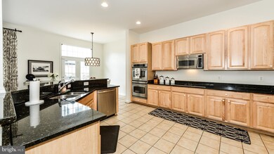 4538 Hummingbird Ln, Fairfax, VA 22033 - photo 4