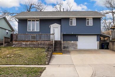 824 Pawnee Dr NW, Cedar Rapids, IA 52405 - photo 2