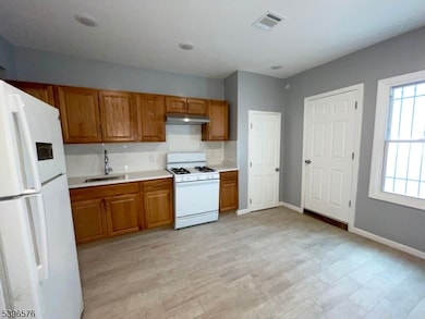 25 Kipp St, Newark, NJ 07108 - photo 6