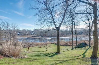 729 Stuart Ave, Mamaroneck, NY 10543 - photo 7