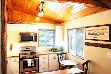 657 Moreno Ln, Sugarloaf, CA 92386 - photo 6