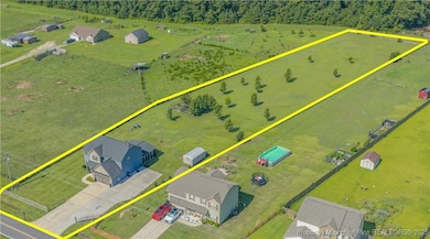 240 McGougan Rd, Lumber Bridge, NC 28357 - photo 2