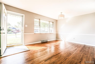 10115 Fite Cir, Saint Louis, MO 63123 - photo 4