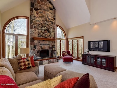 013-Living_Room-2542746-small4x3