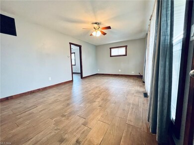 2417 E 42nd St, Lorain, OH 44055 - photo 6