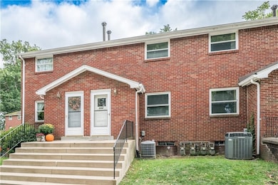 334 Moon Clinton Rd unit B, Coraopolis, PA 15108 - photo 2