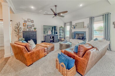 984 Sugar Pine St, Tontitown, AR 72762 - photo 4