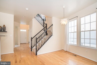 11992 Rayborn Creek Dr, Manassas, VA 20109 - photo 5