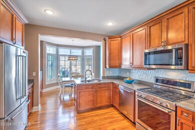 EAT-IN KITCHEN
