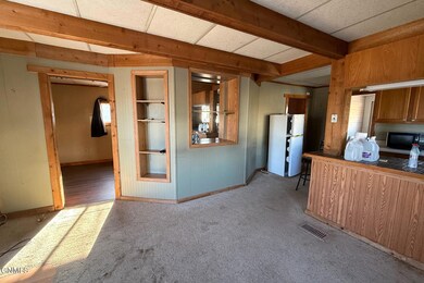 LvgRmToKitchen_Bdrm