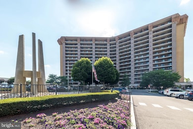 21035 Valley Forge Cir unit 1035, King of Prussia, PA 19406 - photo 2