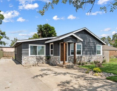 704 E Mayberry Ave, Claremore, OK 74017 - photo 3