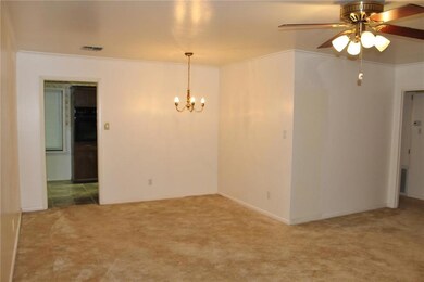 LIVING/DINING
