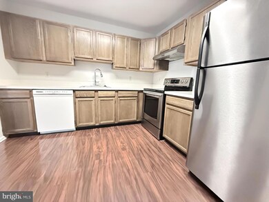 5905 Spruce Mill Dr unit 445, Morrisville, PA 19067 - photo 5