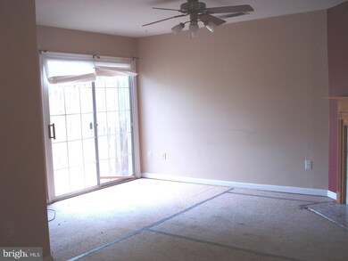 20016 Gateshead Cir, Germantown, MD 20876 - photo 4