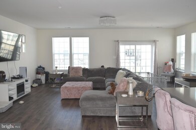 6947 Stoddert Ln, Landover, MD 20785 - photo 3