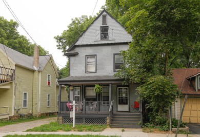 717_719 Davis St-102
