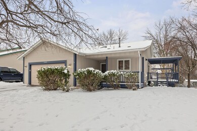 10485 Lee Dr, Eden Prairie, MN 55347 - photo 2