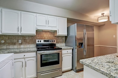 357 N Post Oak Ln unit 209, Houston, TX 77024 - photo 2