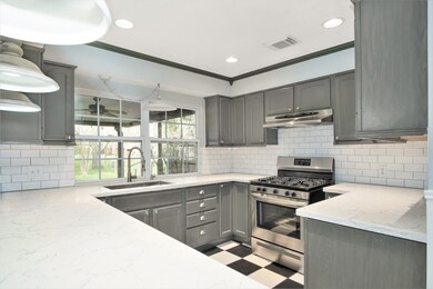 5910 Donwhite Ln, Houston, TX 77088 - photo 2