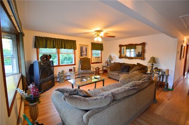 21 Walnut St, Tiverton, RI 02878 - photo 4