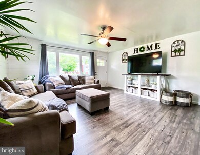 857 Wedgewood Dr, Lansdale, PA 19446 - photo 2