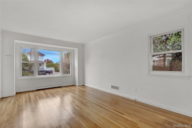 330 Harvard Rd S unit Whole House, Garden City, NY 11530 - photo 3