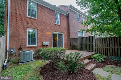 11858 Saint Trinians Ct, Reston, VA 20191 - photo 4