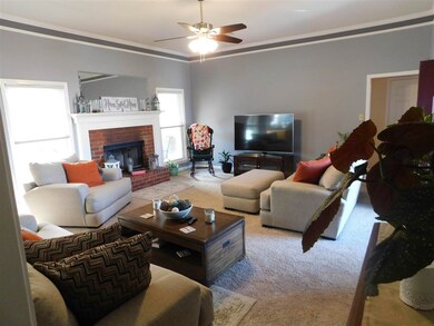 8439 Shingle Oaks Dr, Cordova, TN 38018 - photo 3