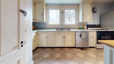 41 Sheldon St, North Dartmouth, MA 02747 - photo 2