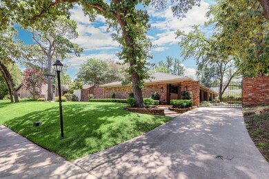 10127 Briar Dr, Houston, TX 77042 - photo 2