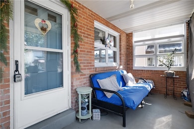 1715 Mcminn St, Aliquippa, PA 15001 - photo 4