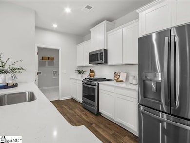 1 Reames Ct, Greenville, SC 29611 - photo 4