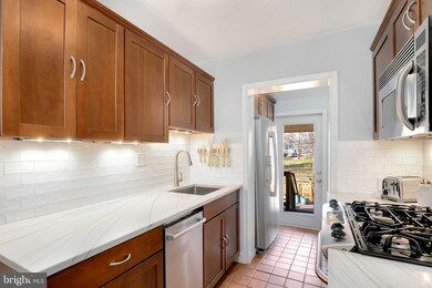 2164 N Brandywine St, Arlington, VA 22207 - photo 4