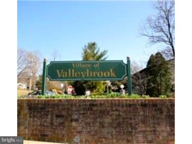 189 Bishop Dr, Aston, PA 19014 - photo 2