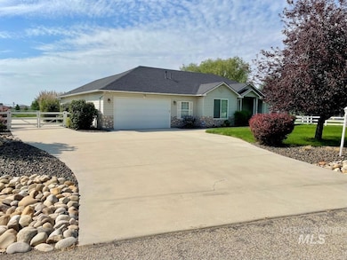 7825 S Chisum Way, Meridian, ID 83642 - photo 4