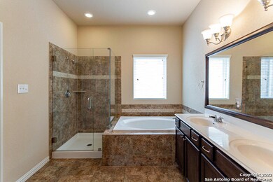 10753 Barnsford Ln, Helotes, TX 78023 - photo 6