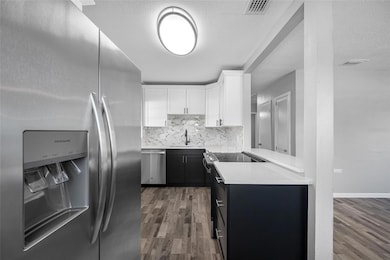 203 Dixie Place, Lakeland, FL 33801 - photo 7