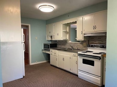 553 E Broad St, Nappanee, IN 46550 - photo 2