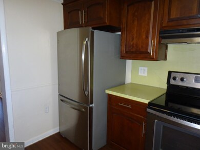 526 S 18 1 2 St, Reading, PA 19606 - photo 5