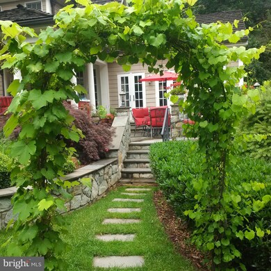 15416 Kentwell Cir, Centreville, VA 20120 - photo 3