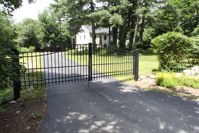 609 Rollstone Rd, Fitchburg, MA 01420 - photo 3